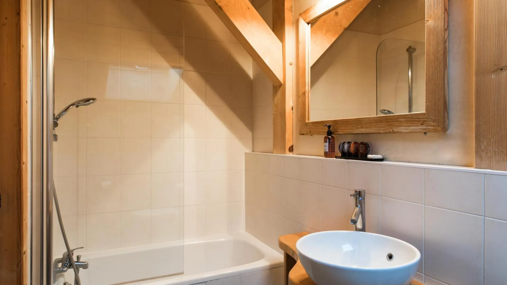Chalet Les Drus Luxurious Chalet With Breathtaking Mont Blanc Views From Hot Tub And Garden Les Houches 0*,