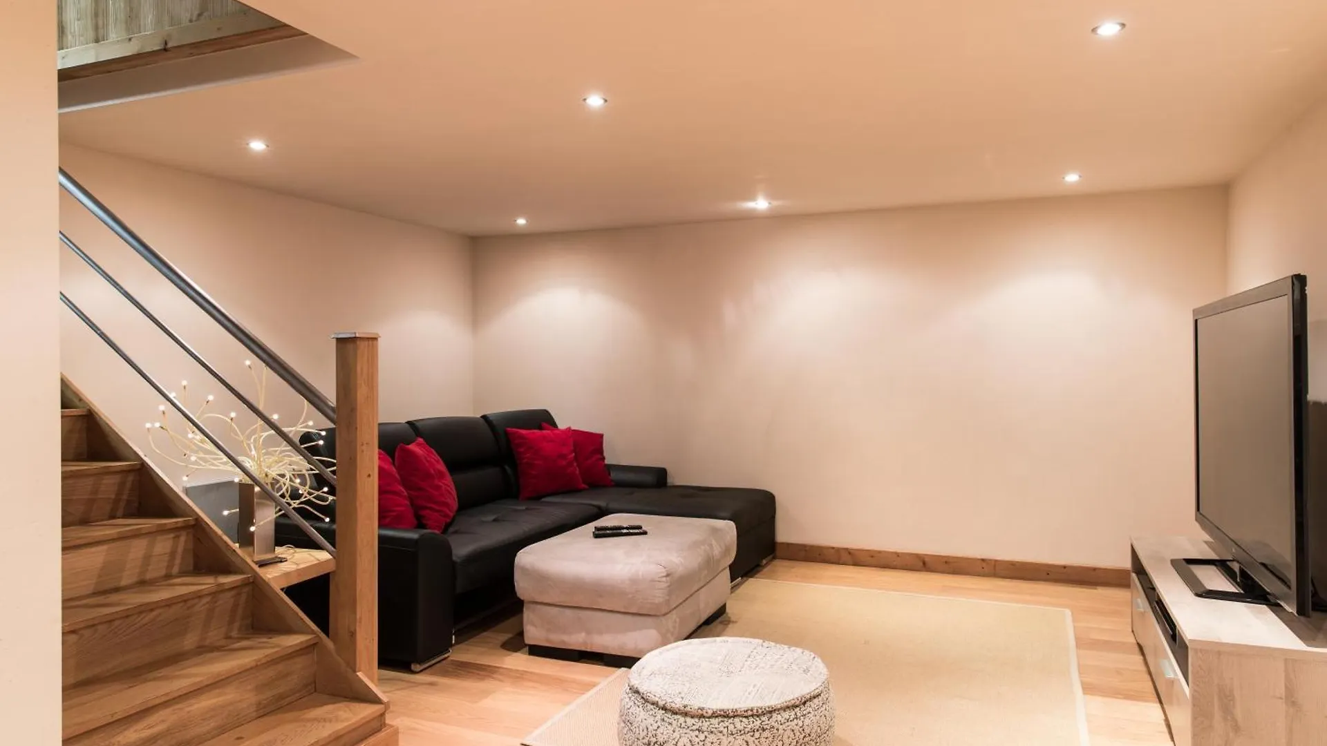 Chalet Les Drus Luxurious Chalet With Breathtaking Mont Blanc Views From Hot Tub And Garden Les Houches France