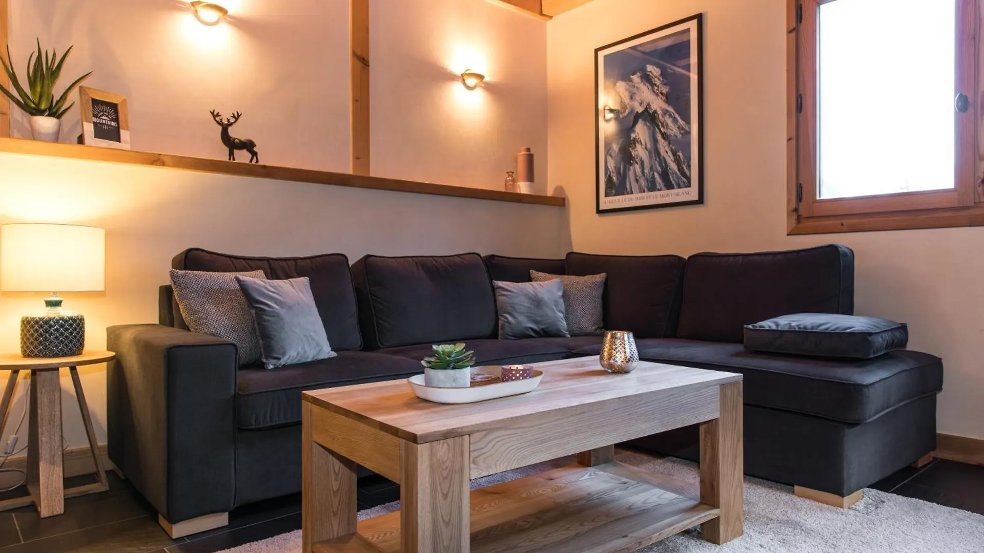 Chalet Les Drus Luxurious Chalet With Breathtaking Mont Blanc Views From Hot Tub And Garden Les Houches 0*,  France