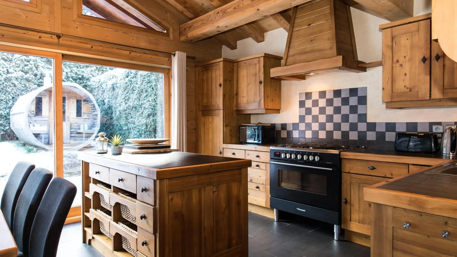 Chalet Les Drus Luxurious Chalet With Breathtaking Mont Blanc Views From Hot Tub And Garden Les Houches France
