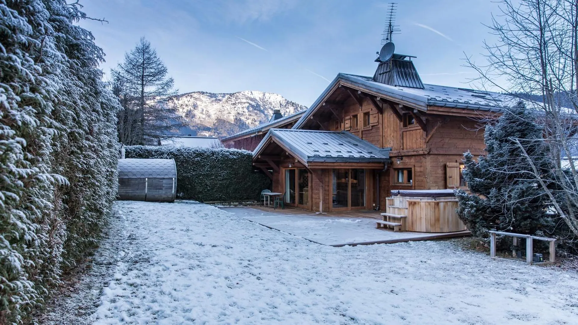 Chalet Les Drus Luxurious Chalet With Breathtaking Mont Blanc Views From Hot Tub And Garden Les Houches